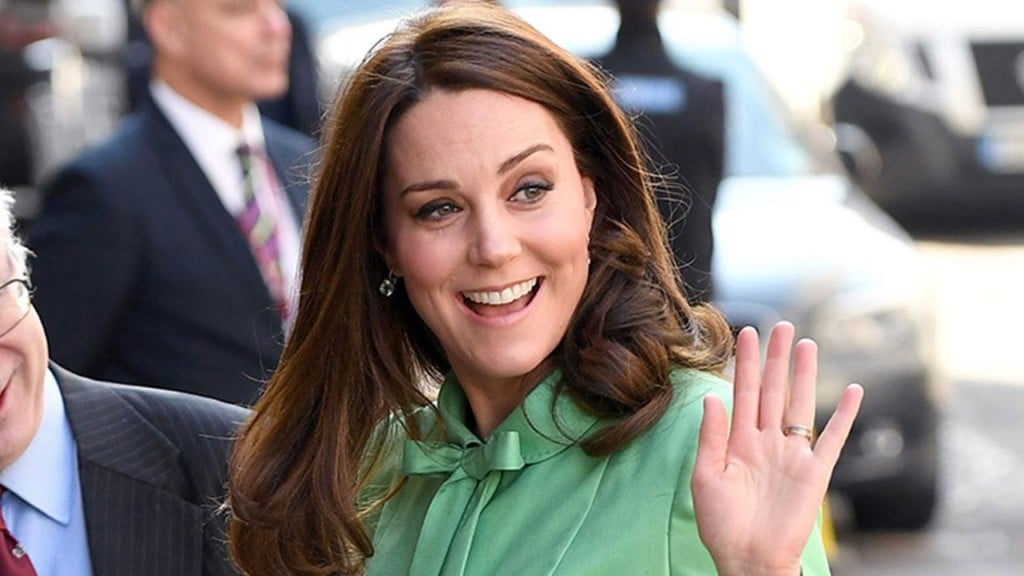 Kate Middleton rings in spring in bright green while 8 months pregnant