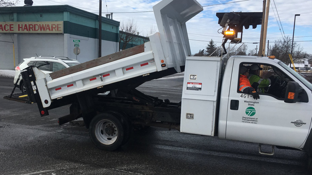 City crews working to fill potholes