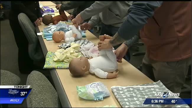 Class helps Airmen report for daddy duty