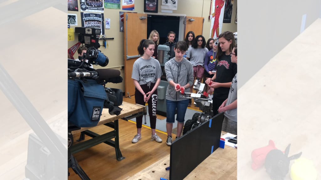 Eighth graders come up with solution to fix Spokane Bomb Squad robot
