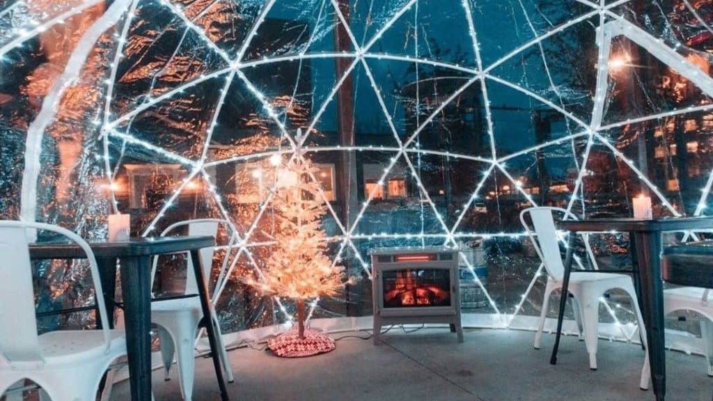 Drink beer in an igloo at this Coeur d’Alene taphouse