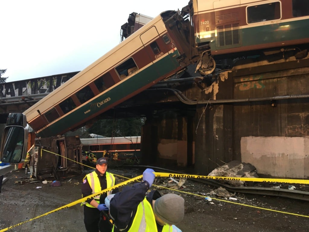 Gov. Inslee arrives on scene of Amtrak train derailment