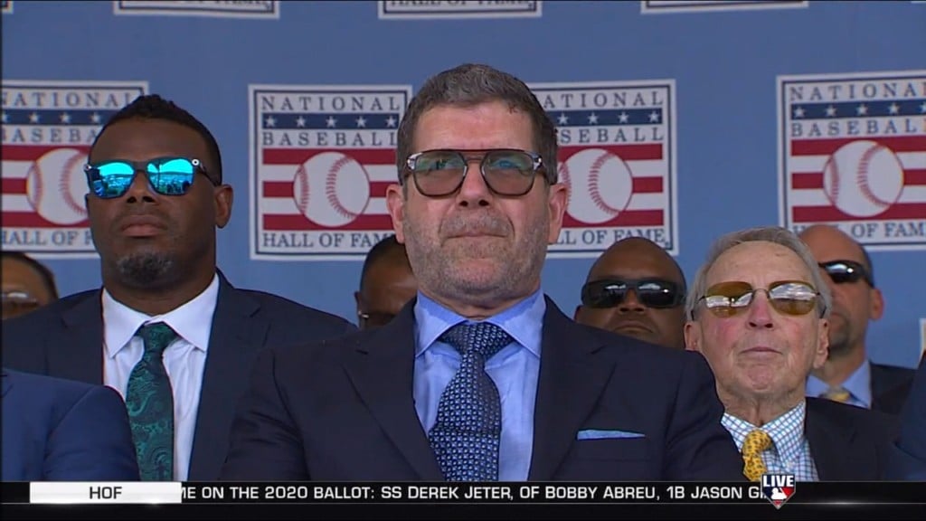 Mariner’s legend Edgar Martinez inducted into baseball’s Hall of Fame