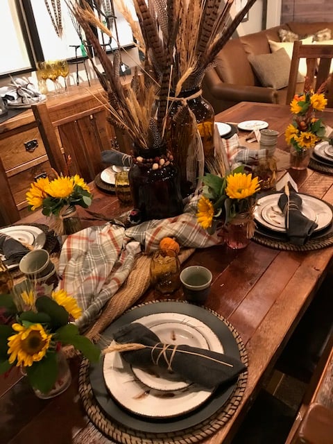 Put the Happy Back in Your Holidays: Thanksgiving table decorating tips from the pros