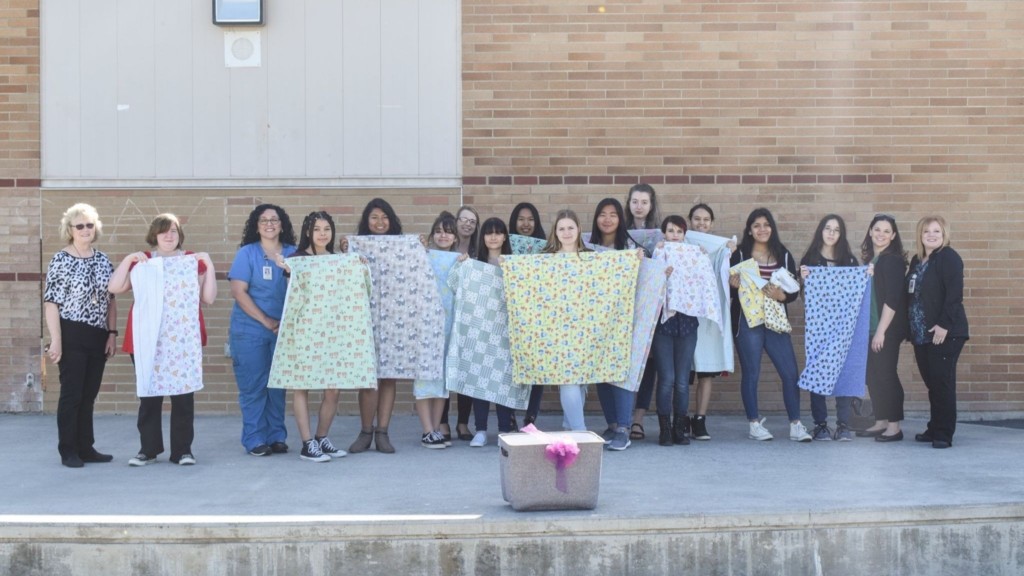 Moses Lake students make blankets for new moms, babies