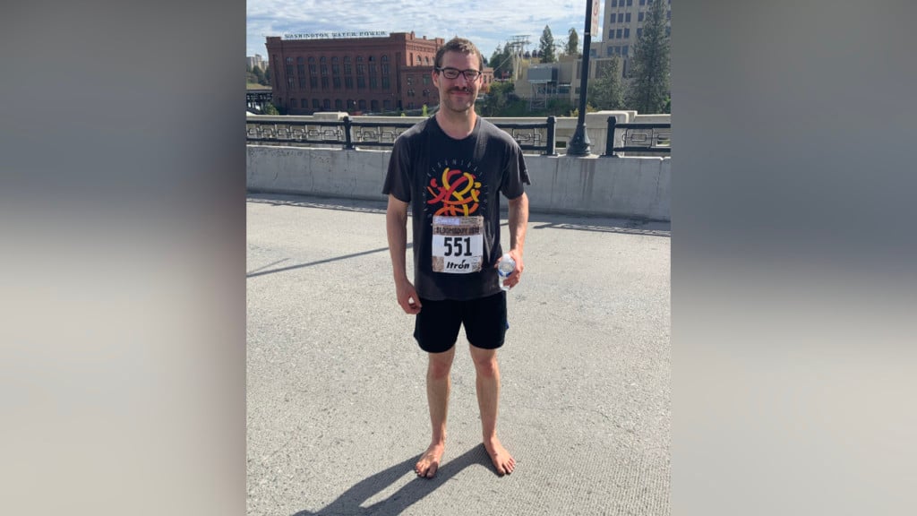 Barefoot Bloomie: Man runs 12K with no shoes