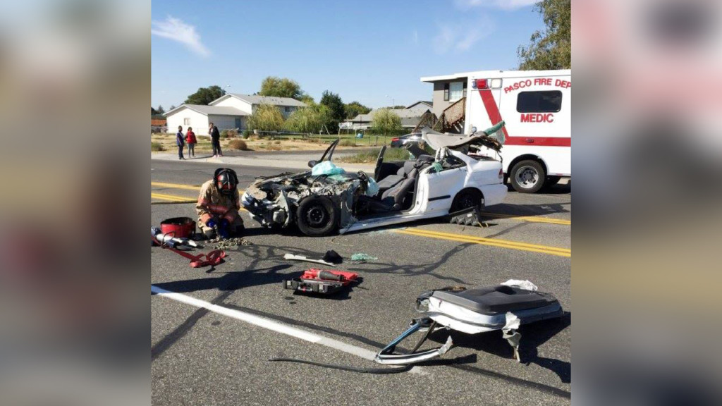 Speeding Pasco teen survives crash with school bus