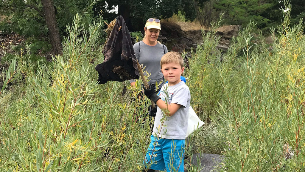 Sixteenth annual Spokane River cleanup draws hundreds