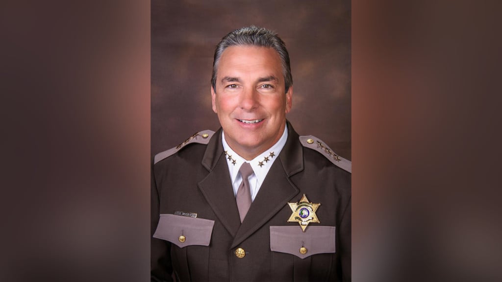 Benton County sheriff accused of strangling his wife