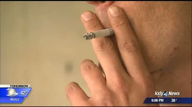 Gov. Inslee says he will sign bill to raise WA smoking age to 21