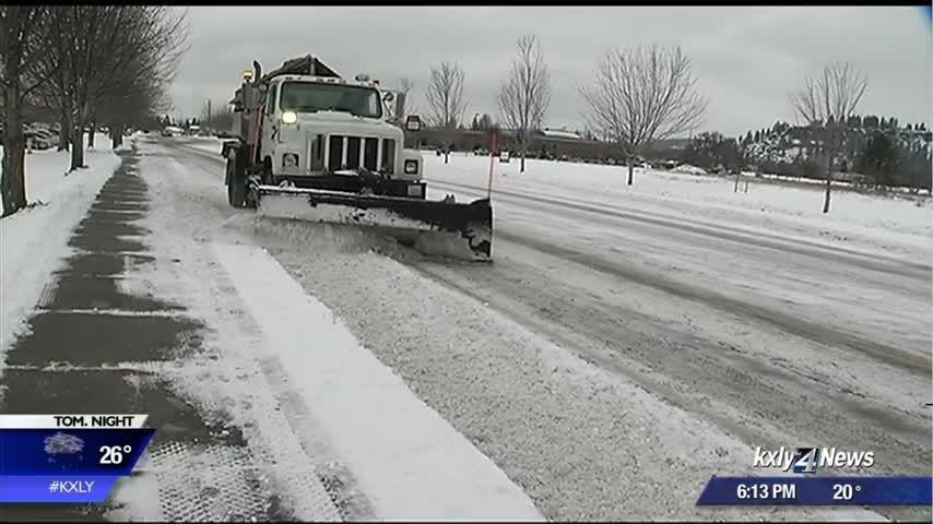 City plow crews head downtown, clearing snow overnight