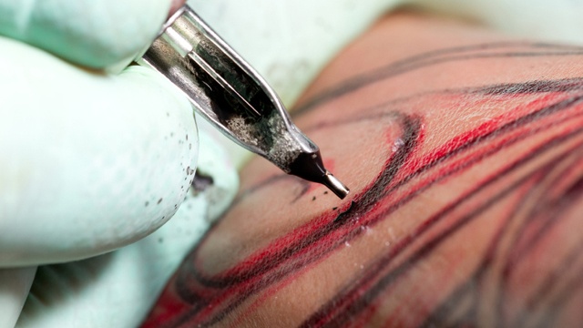 Tattoo ink contaminated with bacteria; six kinds recalled