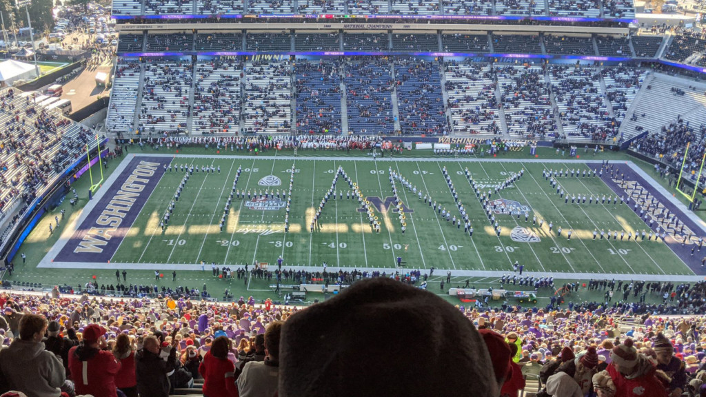 UW marching band thanks WSU for what they did after 2018 bus crash