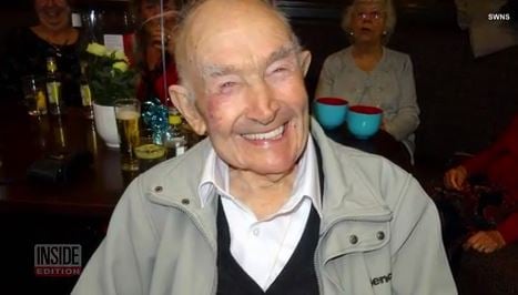 100-year-old WWII veteran still goes to the bar every day