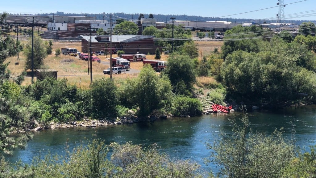 First responders pull man from Spokane River, victim in critical condition