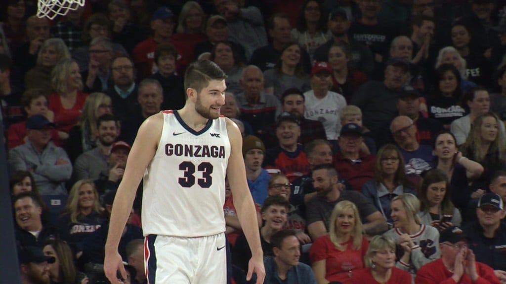 Killian Tillie scored 22 points as the No. 1 Zags beat BYU for the sixth consecutive game
