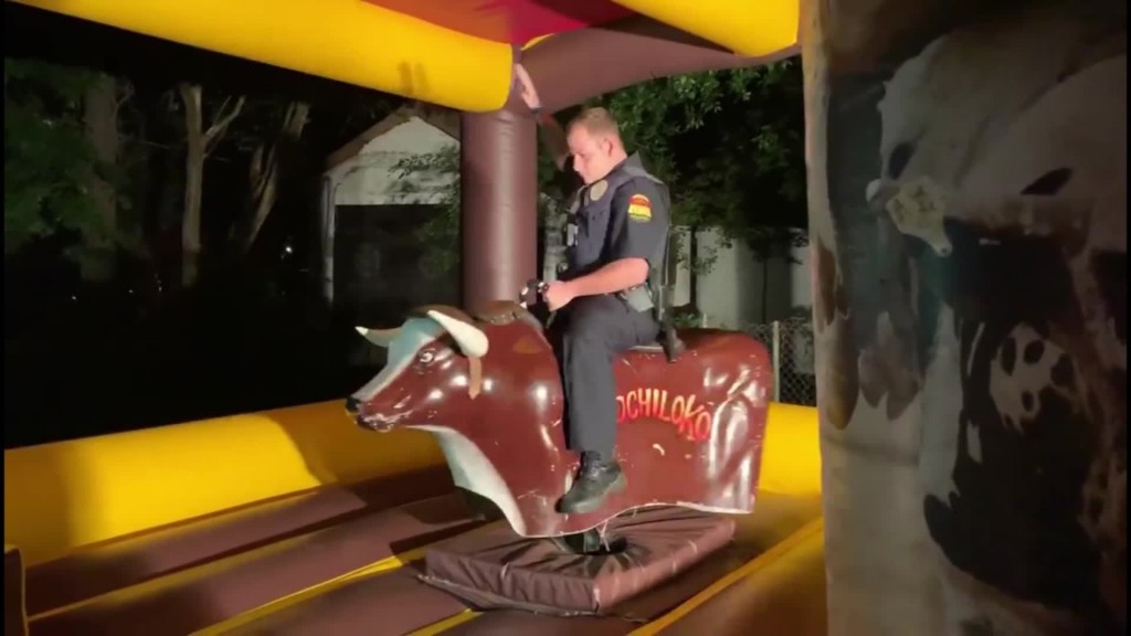 Texas officer responds to noise complaint, rides mechanical bull