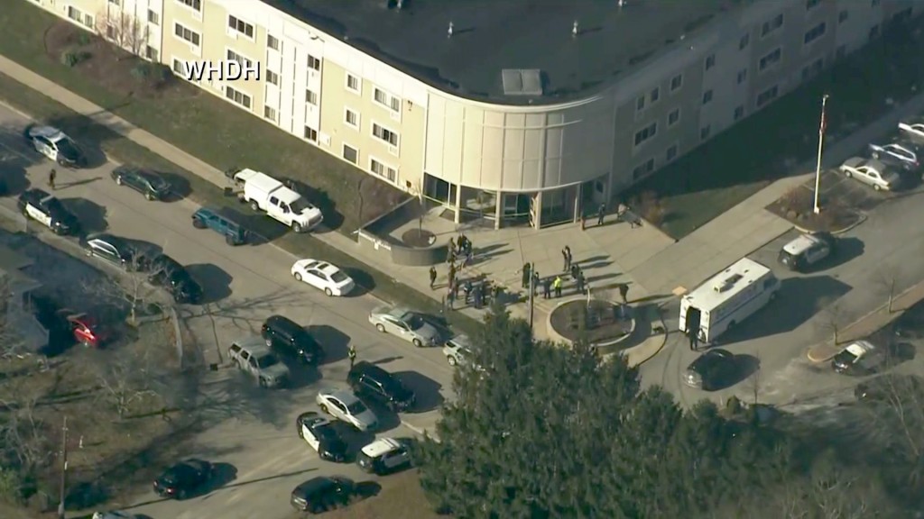 3 hurt in shooting at Rhode Island apartment complex