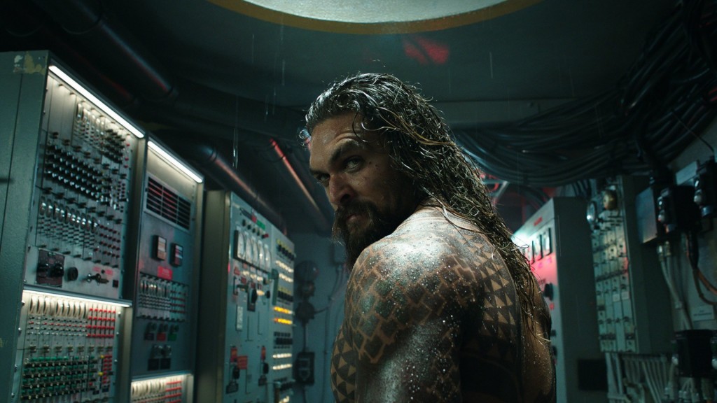 ‘Aquaman’ wins holiday box office battle