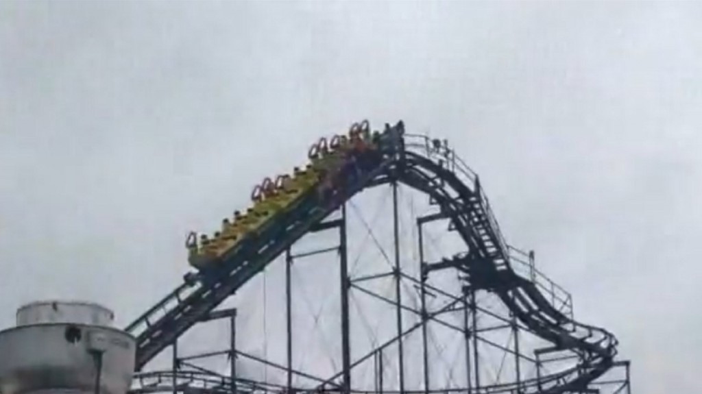 Passengers evacuated from stuck roller coaster