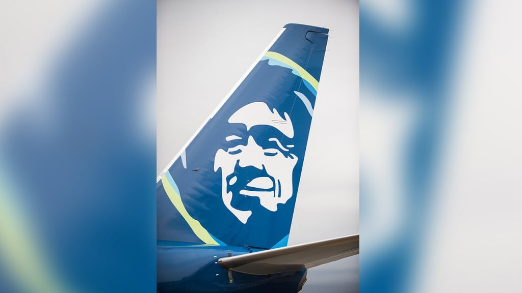 Alaska Airlines flights back in the air after power outage