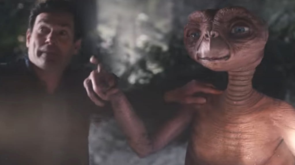 E.T. reunites with Elliott and viewers in Thanksgiving TV ad