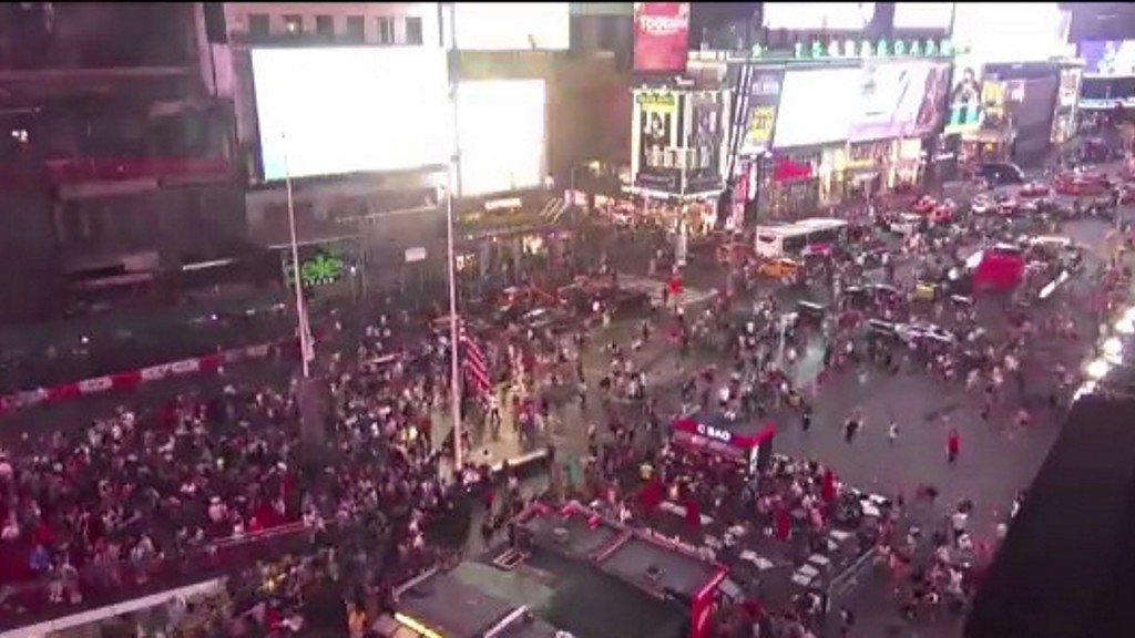 Motorcycles backfiring mistaken for active shooter in Times Square