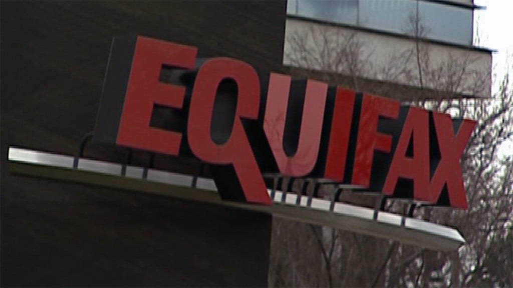 Democrats demand Equifax extend protection for consumers