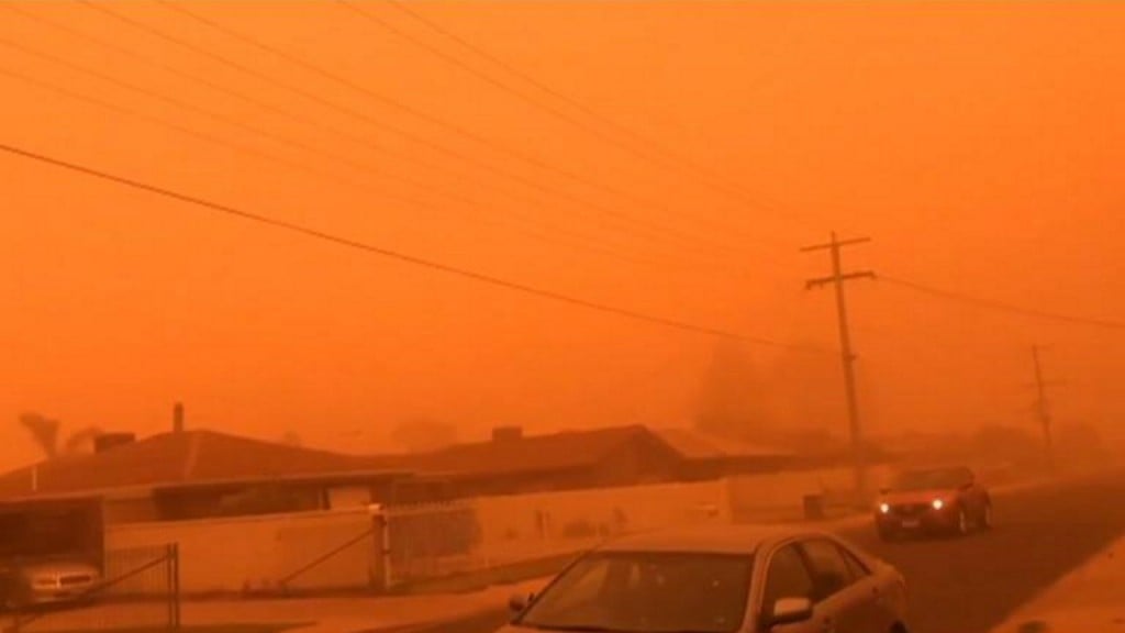 Massive dust storm turns Australian city red