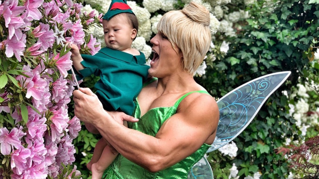 Sports anchor dresses as Tinkerbell after losing March Madness bet