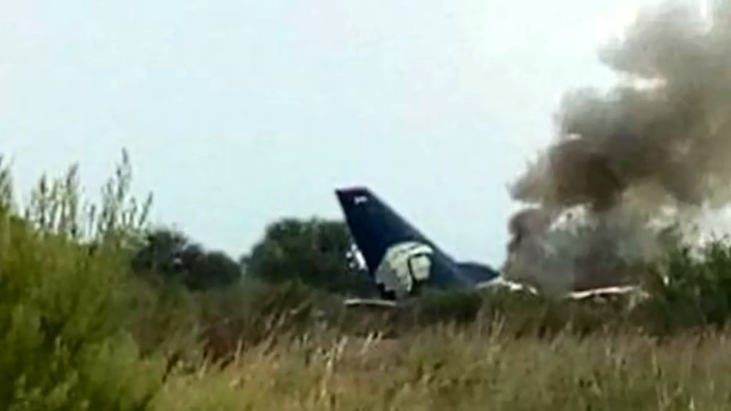 A plane carrying 103 people crashed then burned in Mexico and no one died