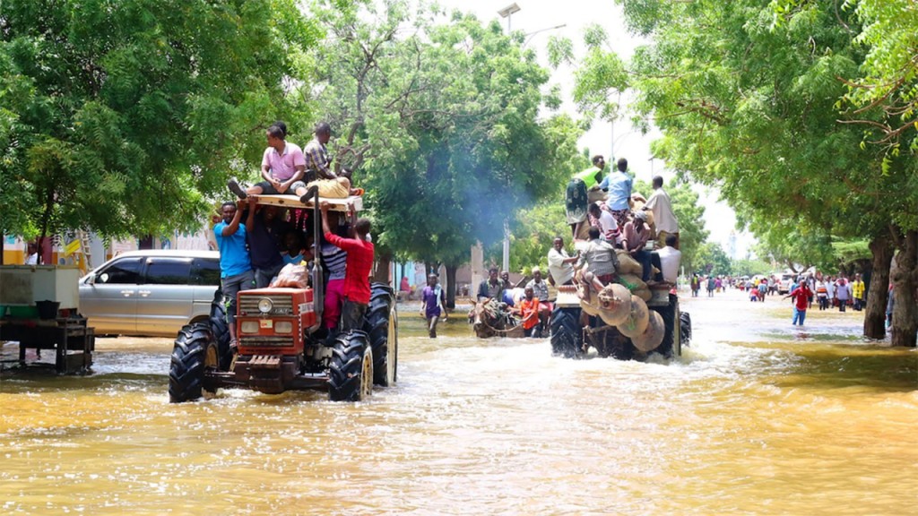 Somalia floods displace 200,000 people, submerge homes