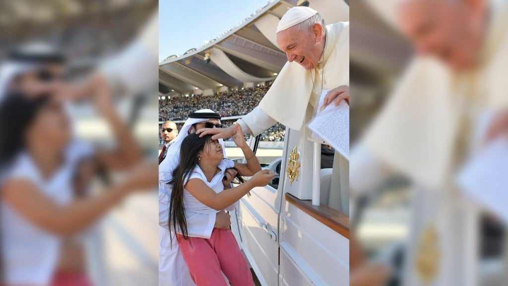 Pope praises girl who bypassed security to give him letter