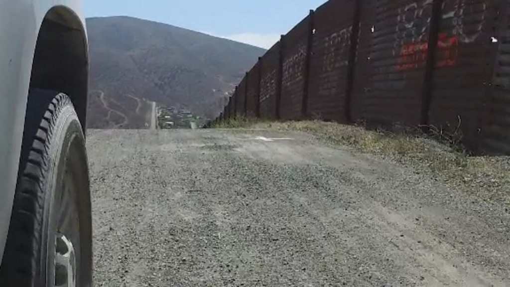 WaPo: Smugglers in Mexico sawing through parts of Trump’s border wall
