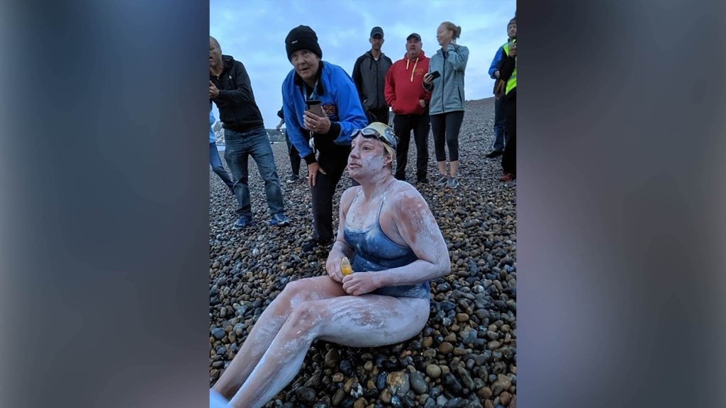Cancer survivor first person to swim English Channel 4 times non-stop