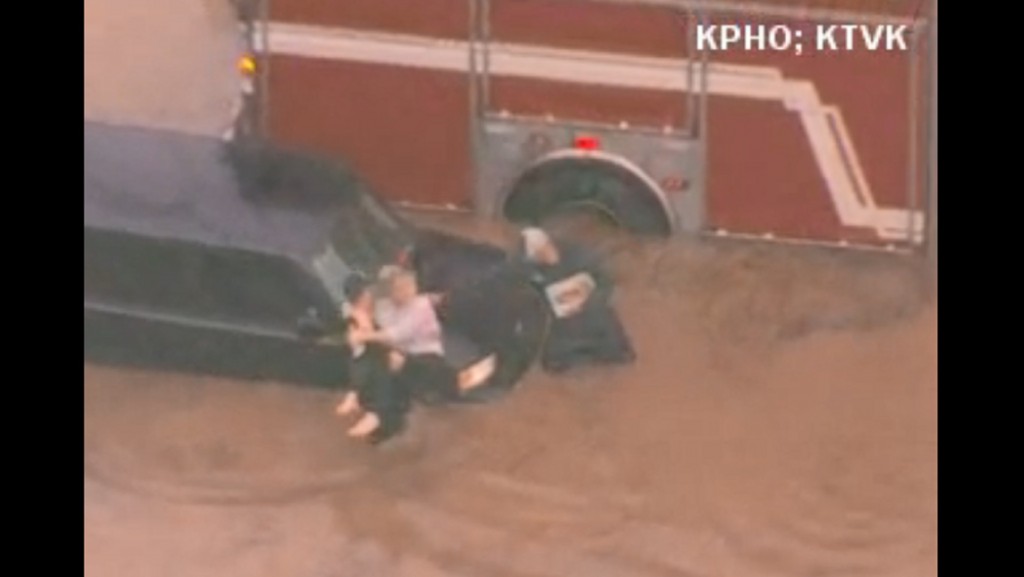 Rosa’s floodwaters trap people in cars in Phoenix