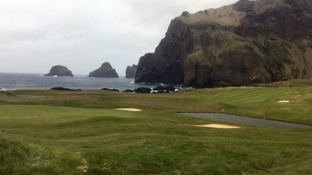 Volcanoes, lava and crashing waves: Playing golf ‘Iceland style’