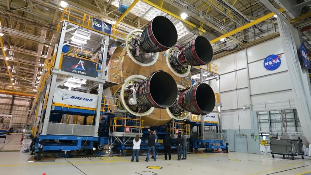 NASA says moon rocket could cost as much as $1.6B per launch
