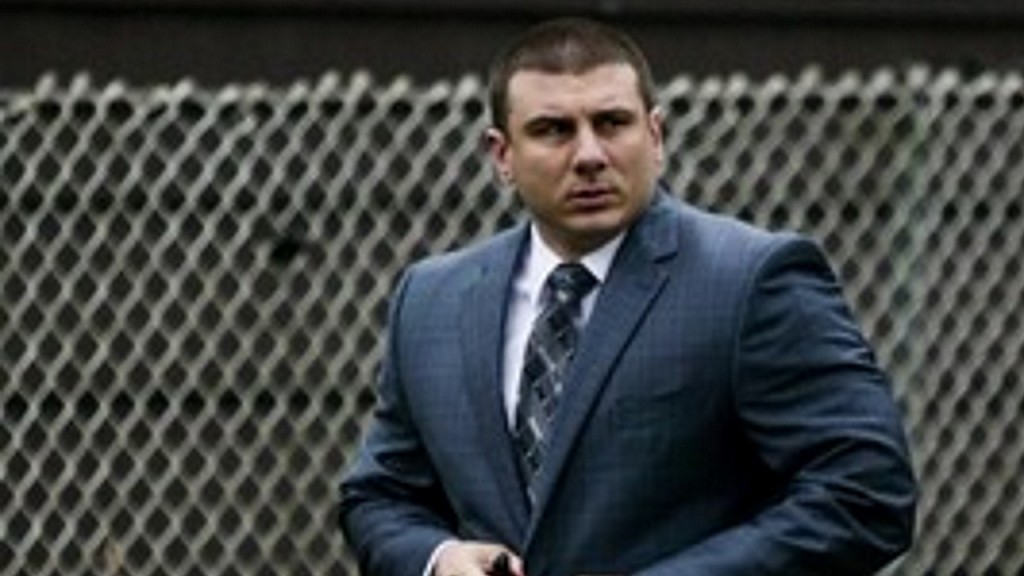 Fired officer accused of choking Eric Garner files lawsuit against NYC