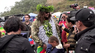 Jason Momoa joins protesters at Hawaii’s Mauna Kea