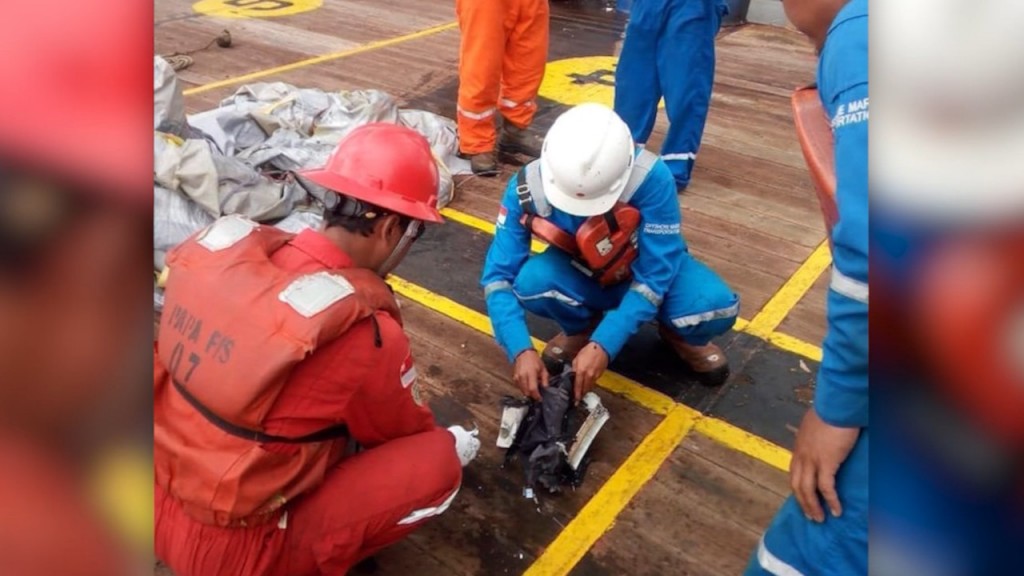 Debris found in sea off Jakarta after Lion Air plane crash