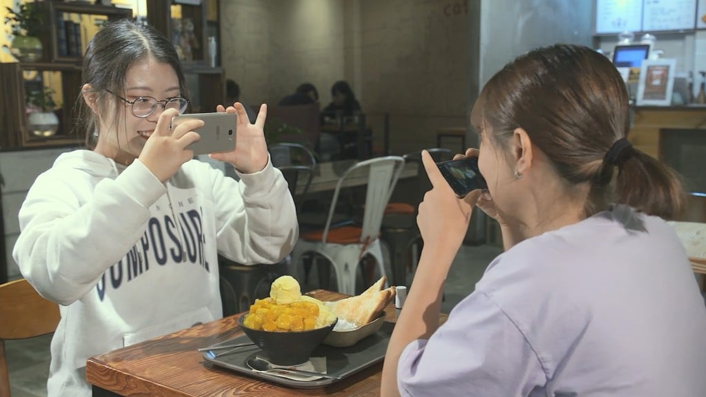 South Korea tackles smartphone addiction