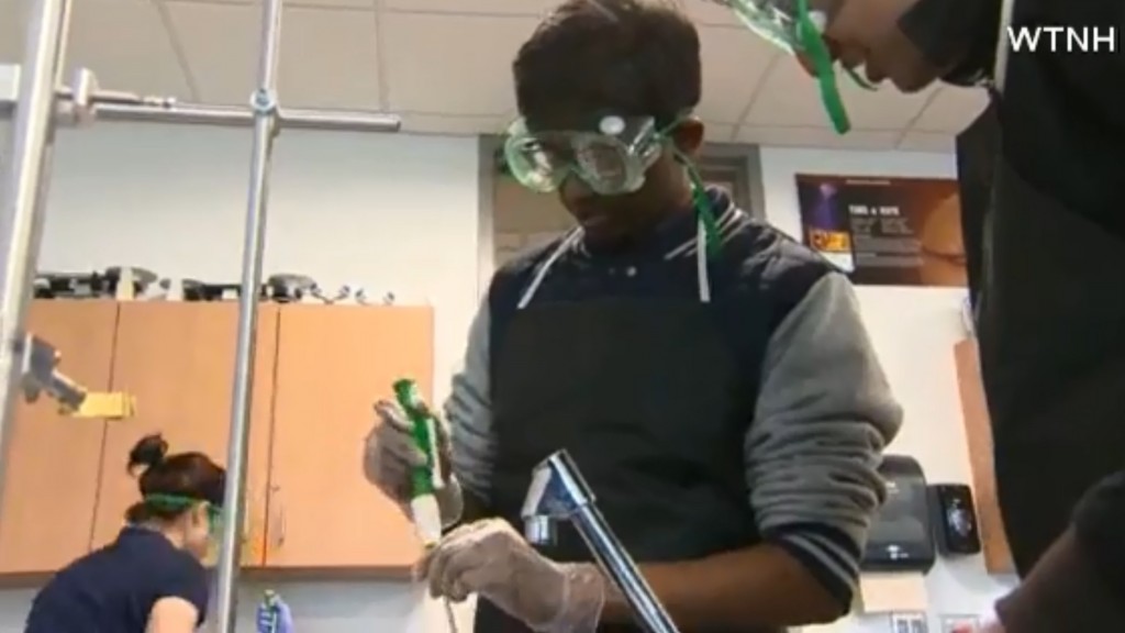 Teen earns perfect score on AP chemistry exam