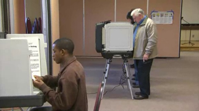 Voting machine maker lobbies for paper ballots