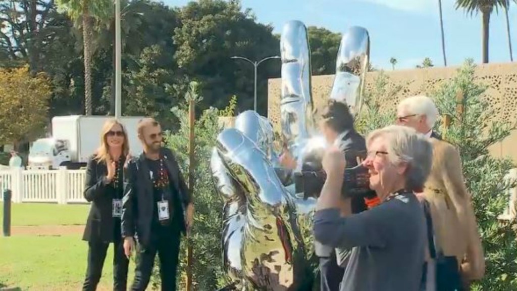 Hollywood Minute: Ringo Starr gets statue