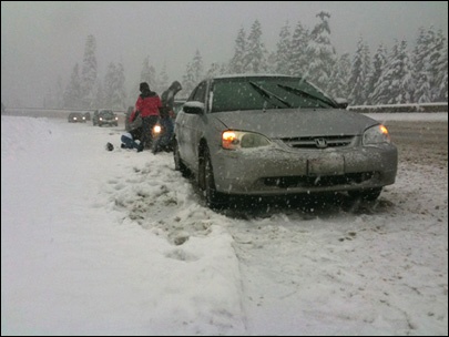 Heavy snow in Washington Cascade passes