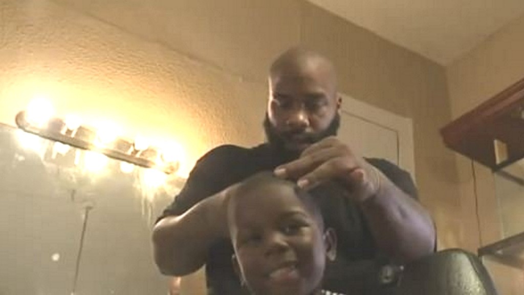 New Orleans barber aims for world record: Most free haircuts for kids