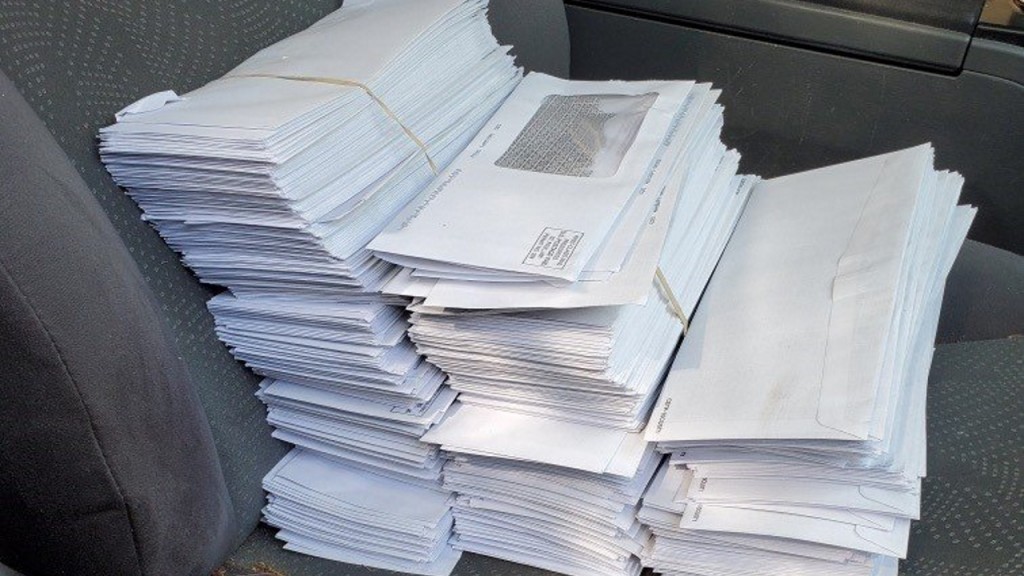 Woman in Maine gets 500 letters from United Healthcare in five days