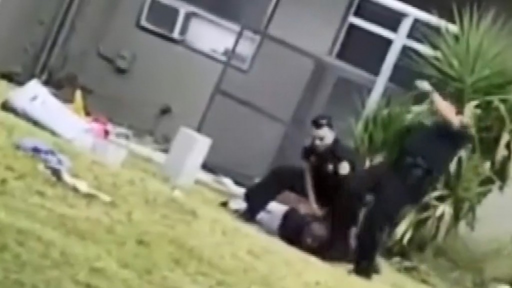 Miami police officer charged with assault denies kicking suspect