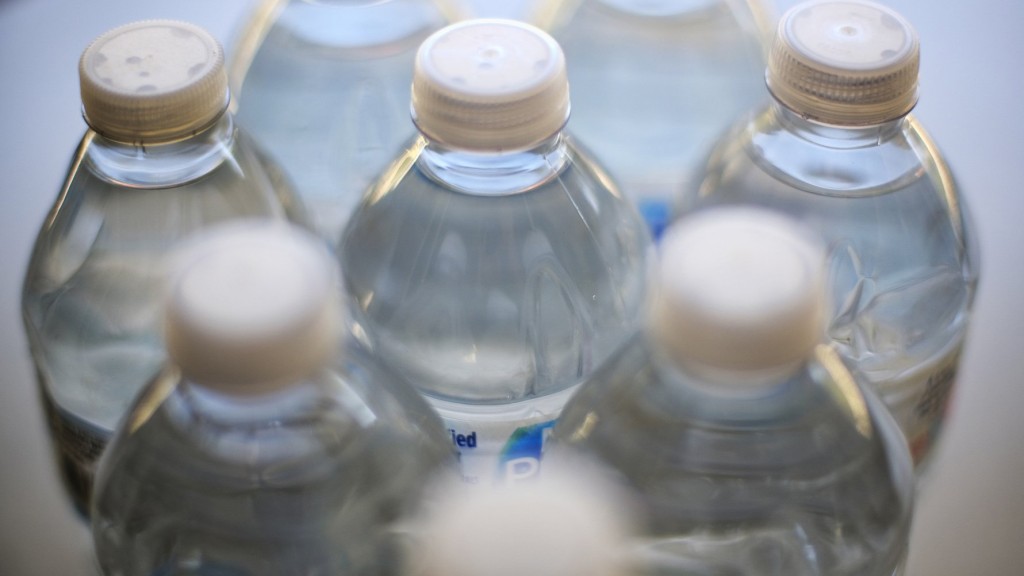 Disposable plastic water bottles banned from San Francisco airport